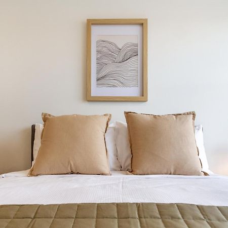 2 Bed, 2 Bath W Sofa Bed - Great Cafes Nearby Apartment Christchurch Exterior photo