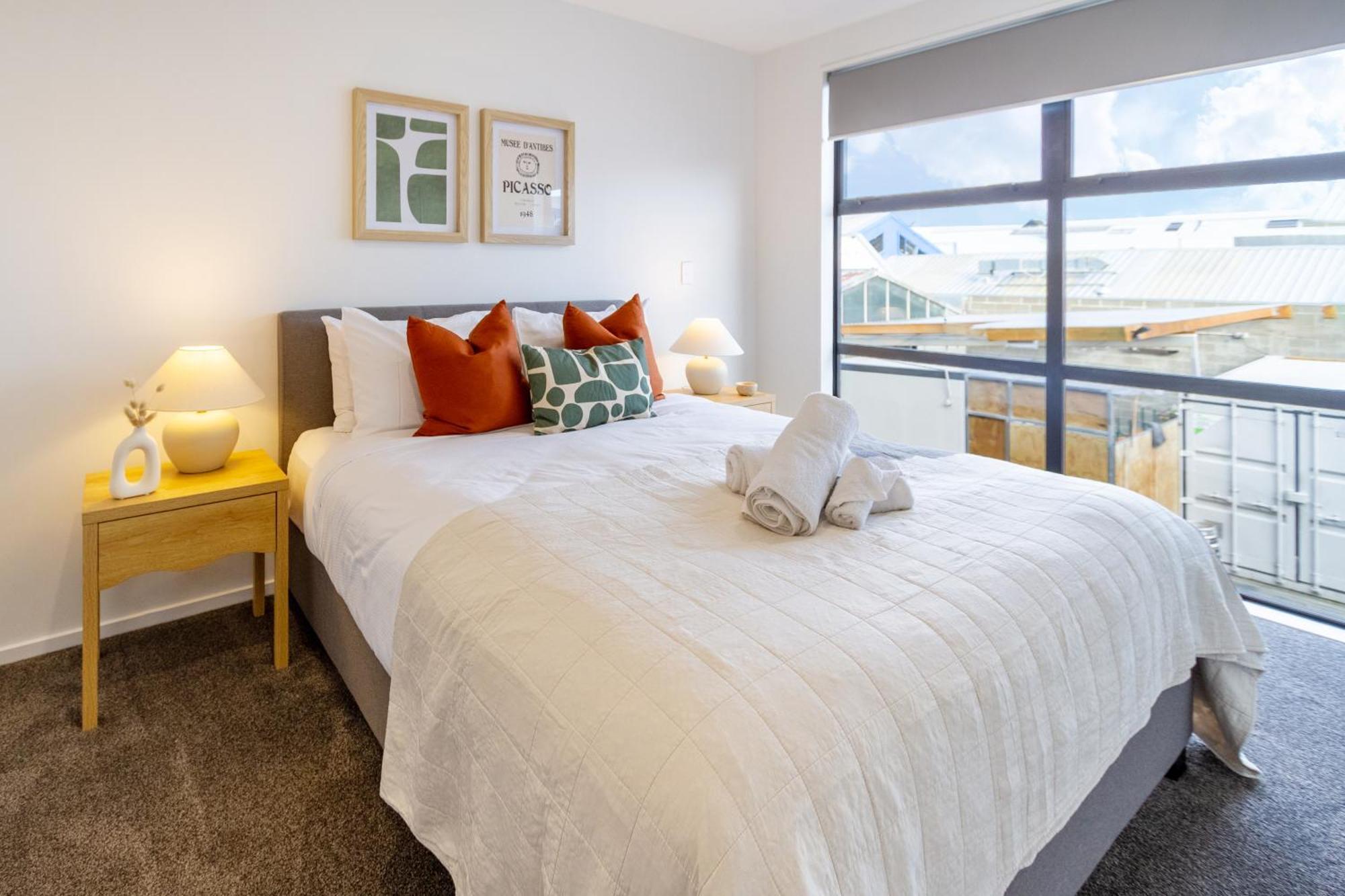2 Bed, 2 Bath W Sofa Bed - Great Cafes Nearby Apartment Christchurch Exterior photo