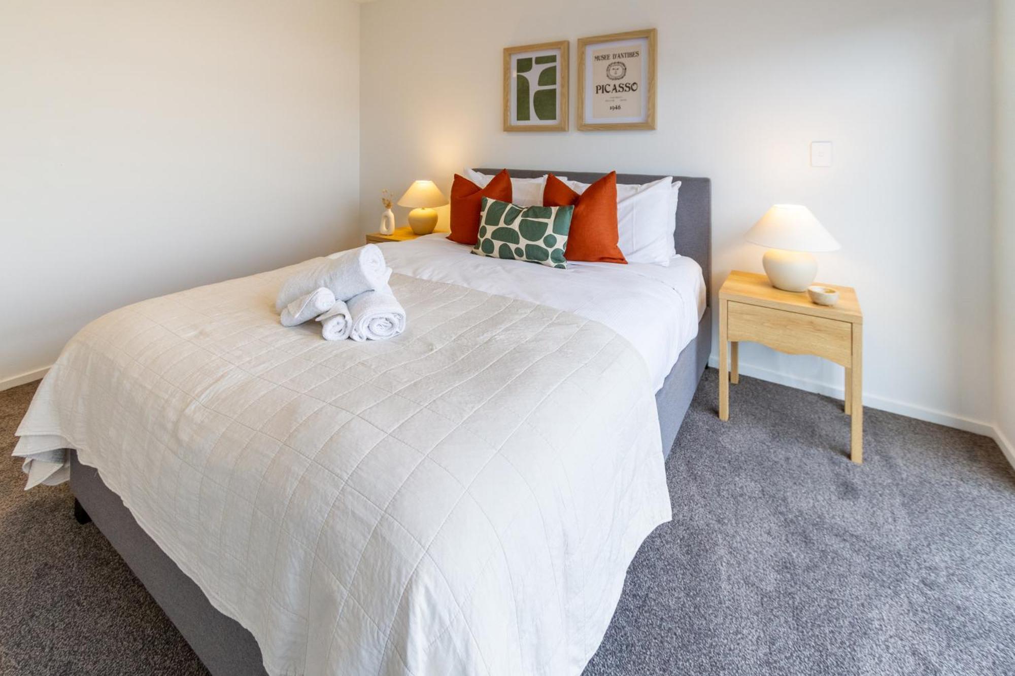 2 Bed, 2 Bath W Sofa Bed - Great Cafes Nearby Apartment Christchurch Exterior photo