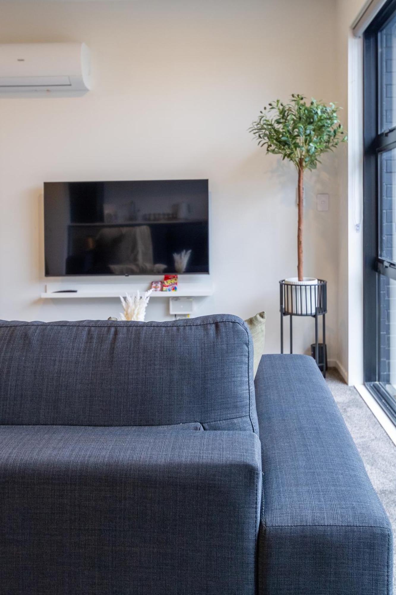 2 Bed, 2 Bath W Sofa Bed - Great Cafes Nearby Apartment Christchurch Exterior photo